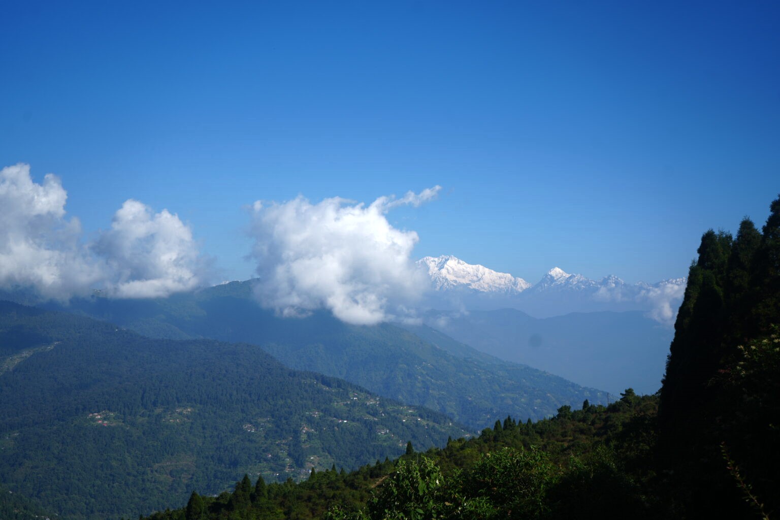 आफ्नै भूमि, अर्काको बाटो : पूर्वाधार पर्खिरहेको इलामको सिमाना डाँडा
