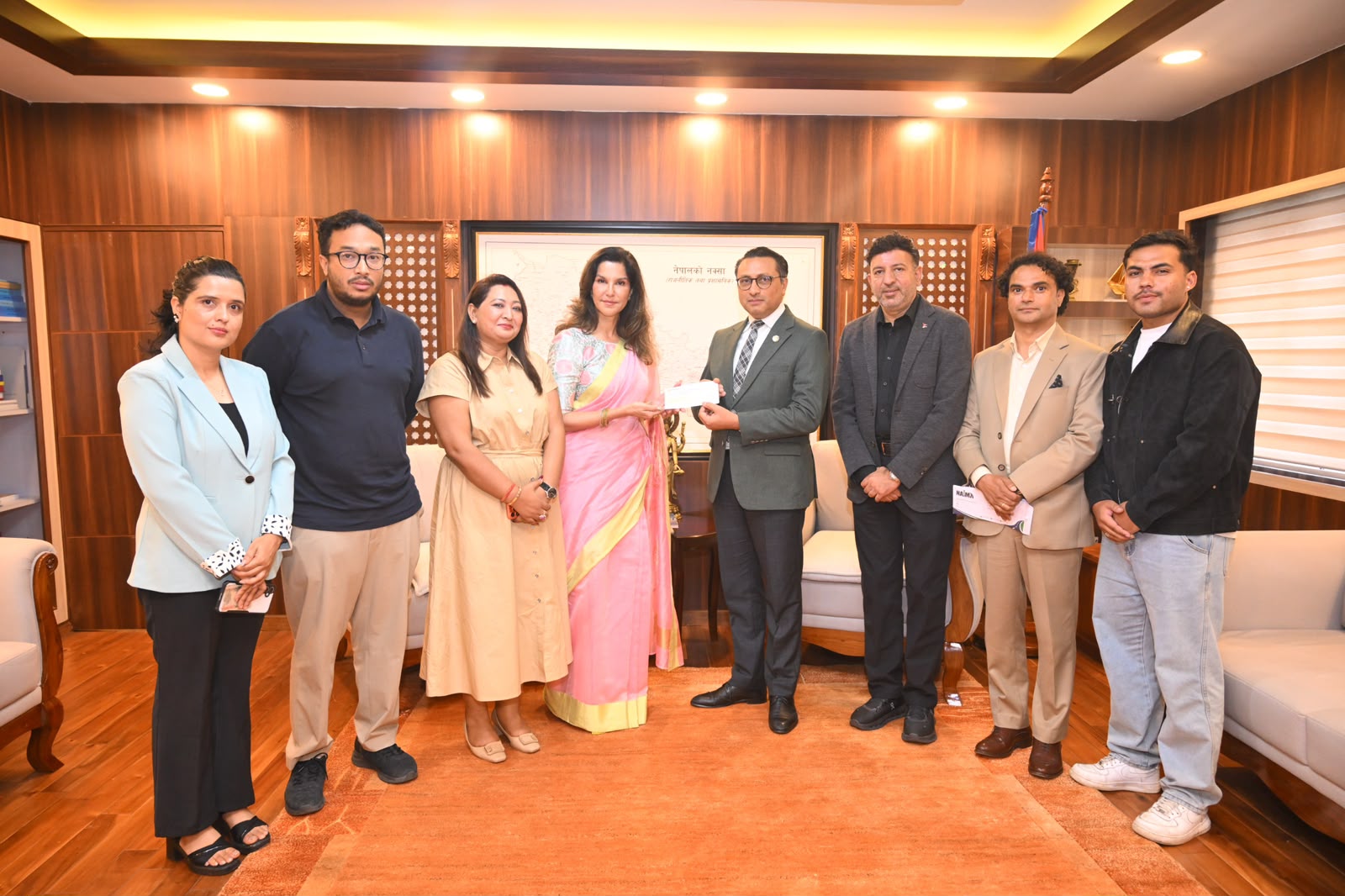 बाढीप्रभावितको घाउमा नाइमाको साथ,सरकारको विपद् कोषलाई गर्यो ५० लाख हस्तान्तरण