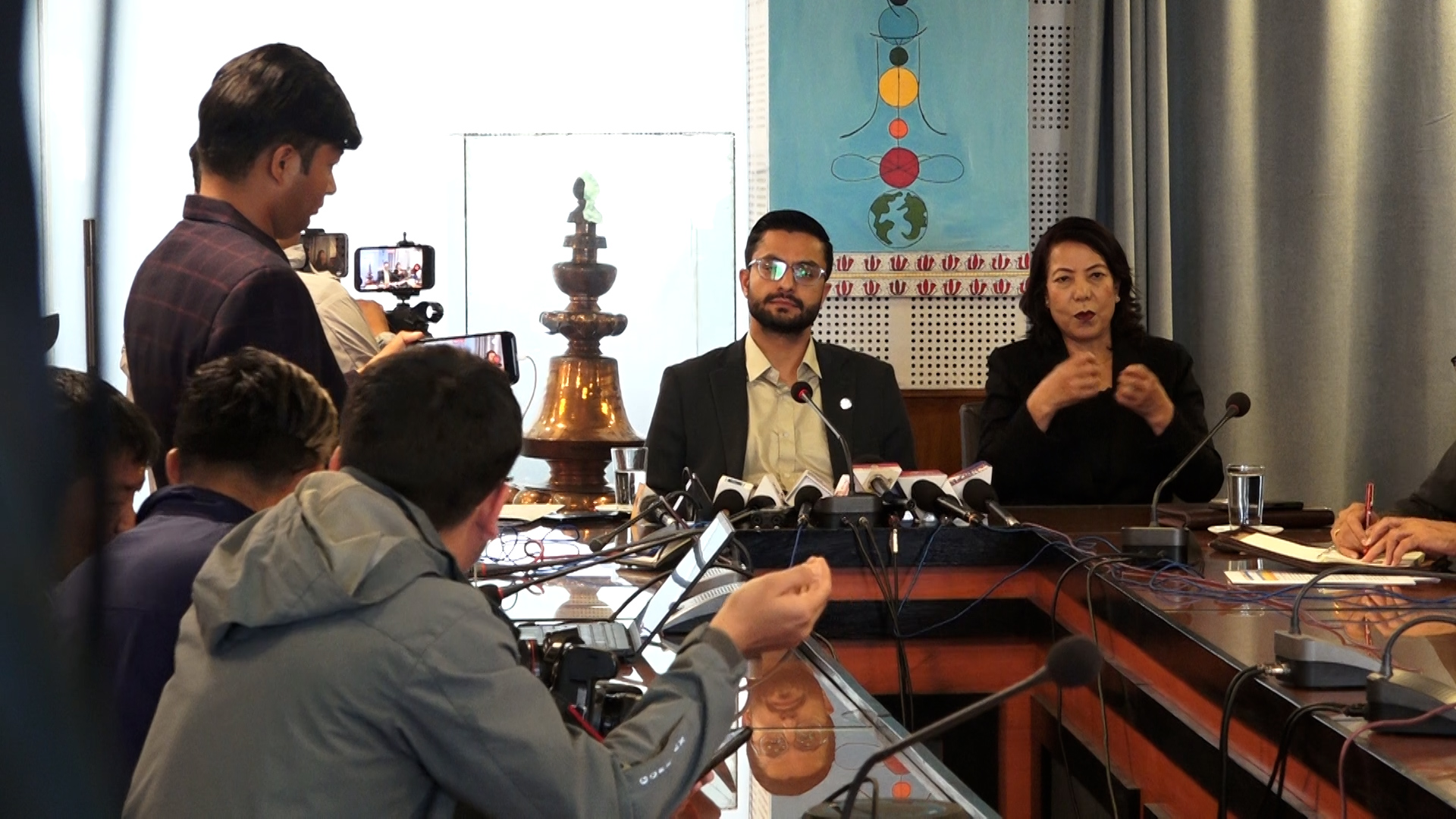 सरकारले हङकङस्थित नेपाली महावाणिज्यदूत लेखकलाई बोल...