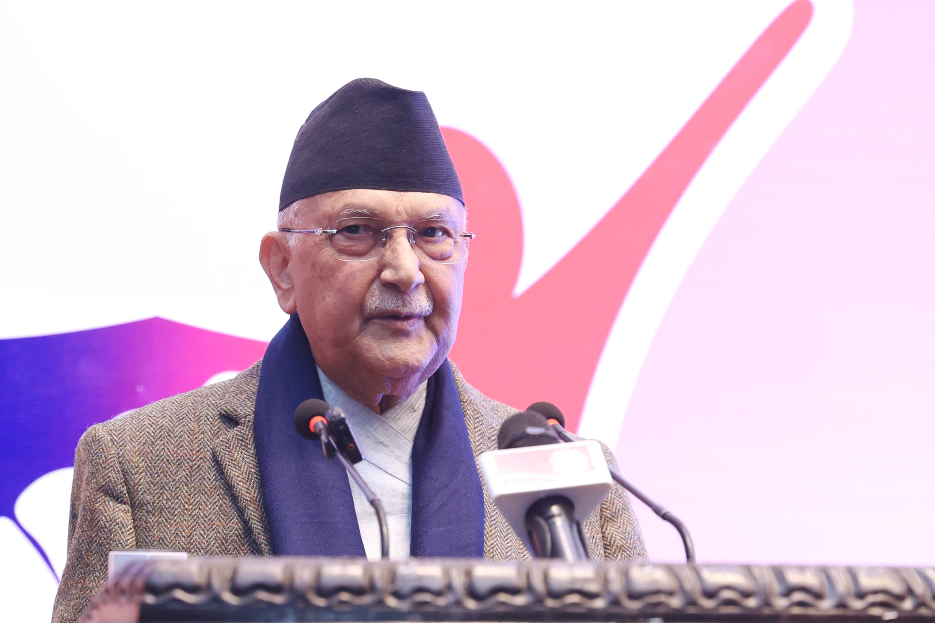 श्रमिकलाई न्यूनतम् भन्दा कम पारिश्रमिक दिइए दण्डनीय हुनेछ : प्रधानमन्त्री