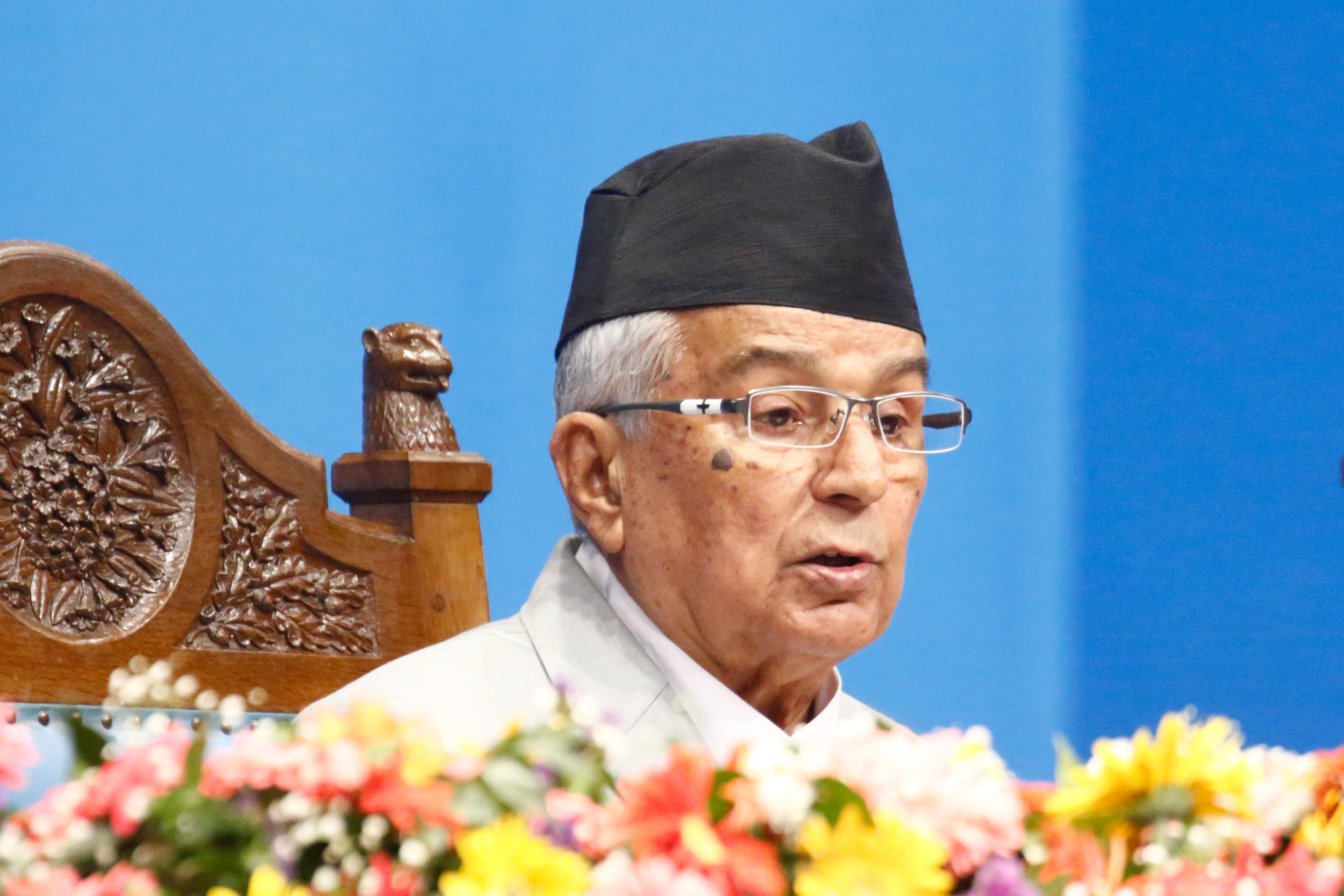 ‘युवालाई विदेश पलायनबाट रोक्न स्वदेशमै रोजगारीका कार्यक्रम तयार गर्नुपर्छ’